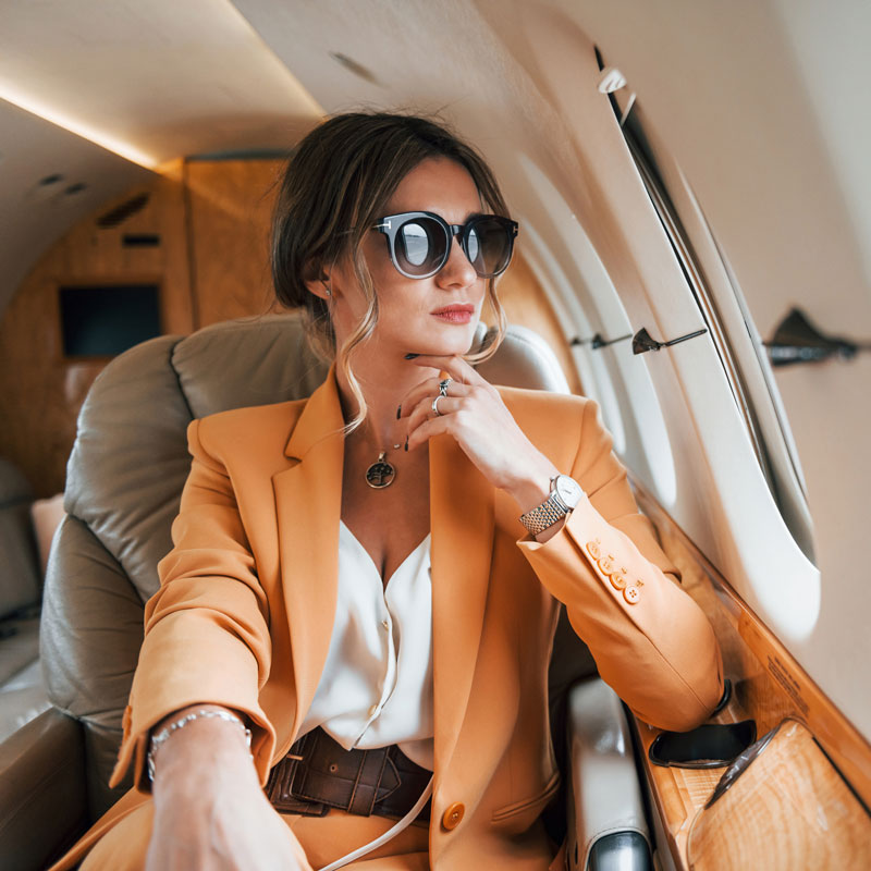 Businesswoman Privatjet